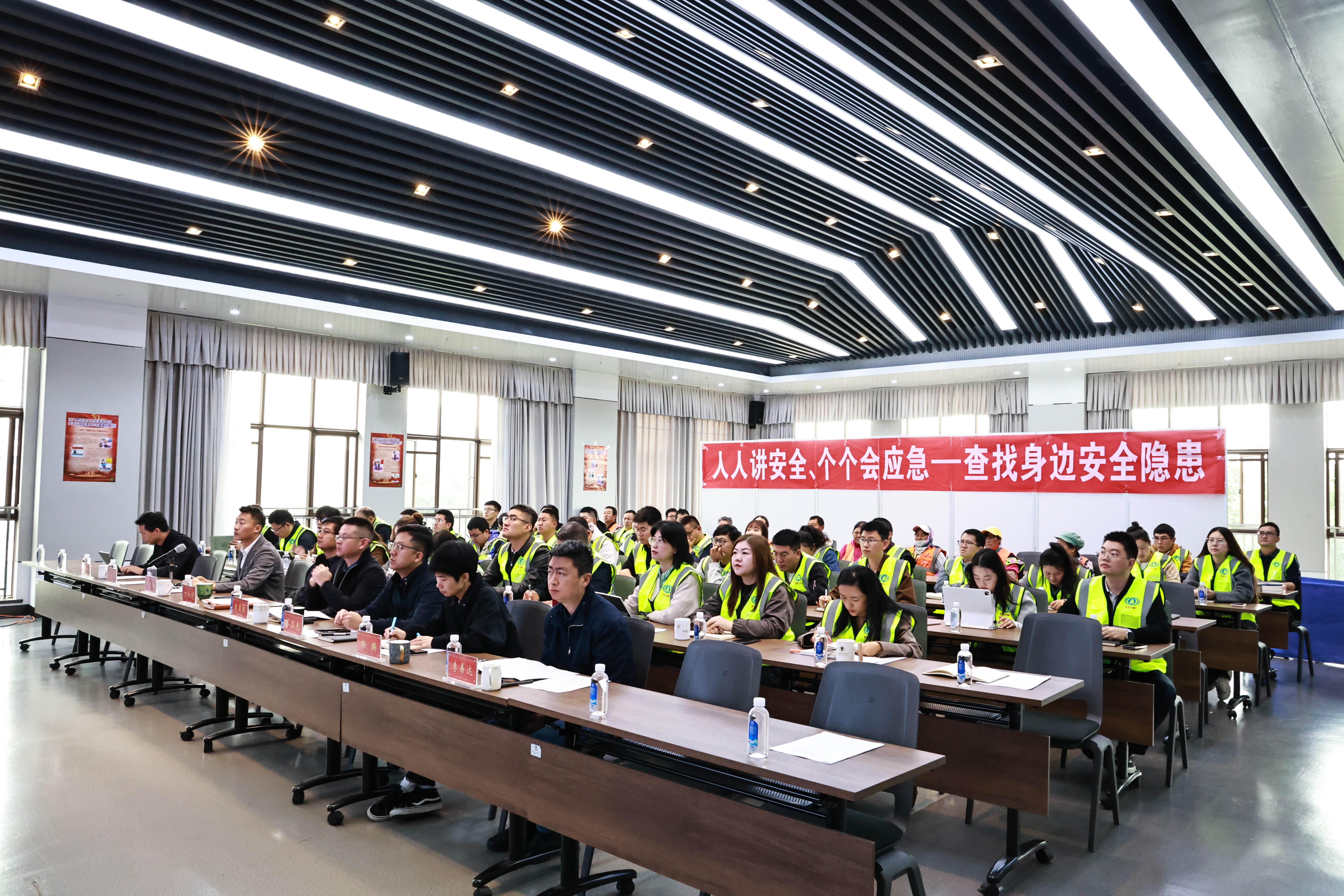 1749085077756726.jpg 1749085077756726.jpg